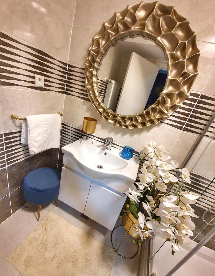 Portobella Airport Aparthotel - Self Check In Otopeni Εξωτερικό φωτογραφία